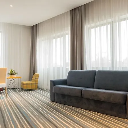 Park By Radisson & 4*