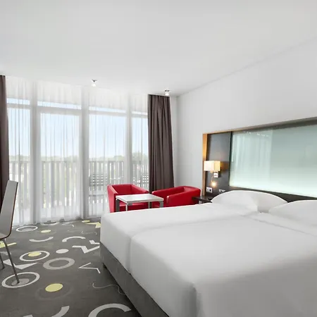 Park By Radisson & 4*