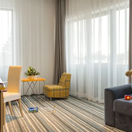 Park By Radisson & 4*