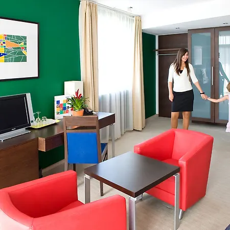 Park By Radisson & 4*
